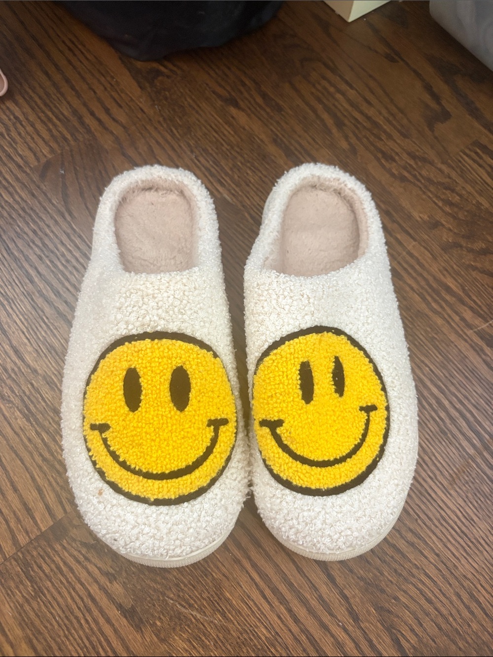 & Other Stories Cream Kids Slip-On Slippers with Yellow Smiley